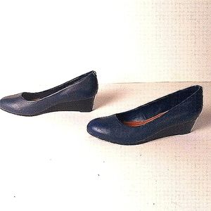 Clark's Artisian leather wedge heel pumps navy blue size 8.5M